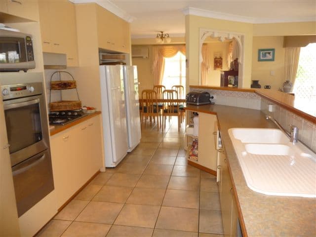 10 Hennenlotter Court, KEARNEYS SPRING QLD 4350, Kearneys Spring - Thumbnail 2