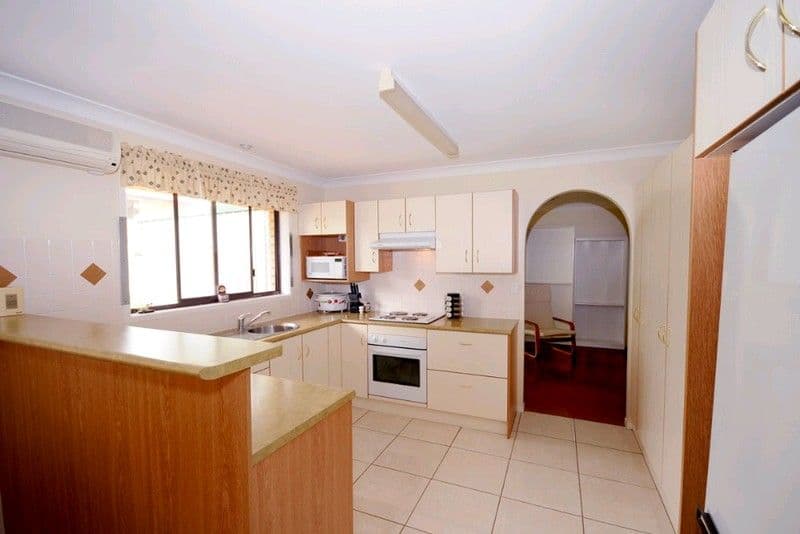 21 Hibiscus Drive, CENTENARY HEIGHTS QLD 4350, Centenary Heights - Thumbnail 2