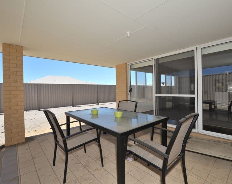 2/64 Charles Street, Manunda, QLD, 4870, Manunda - Thumbnail 4