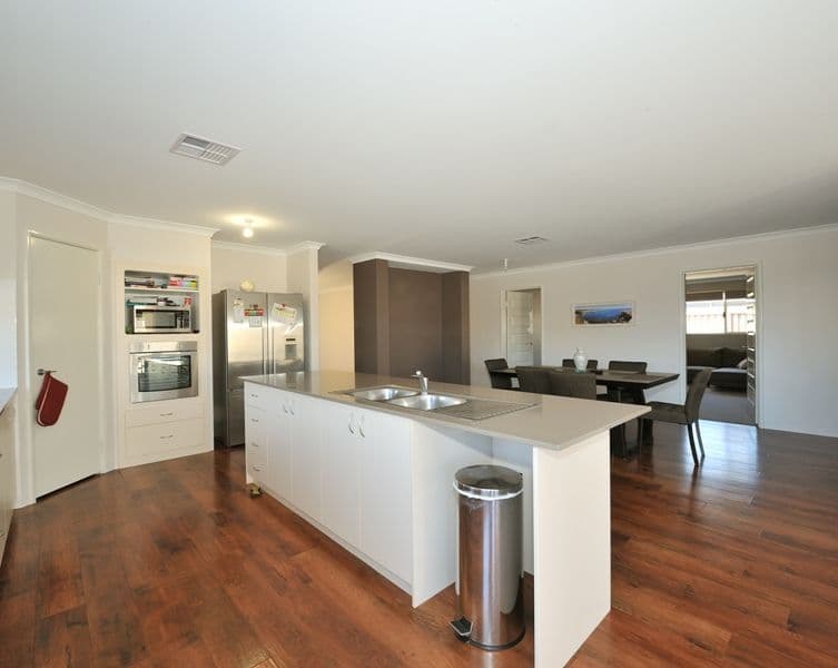 2/64 Charles Street, Manunda, QLD, 4870, Manunda - Thumbnail 7