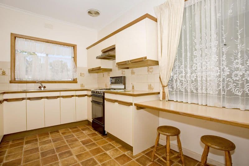 11 Stapledon Court, CORIO VIC 3214, Corio - Thumbnail 2