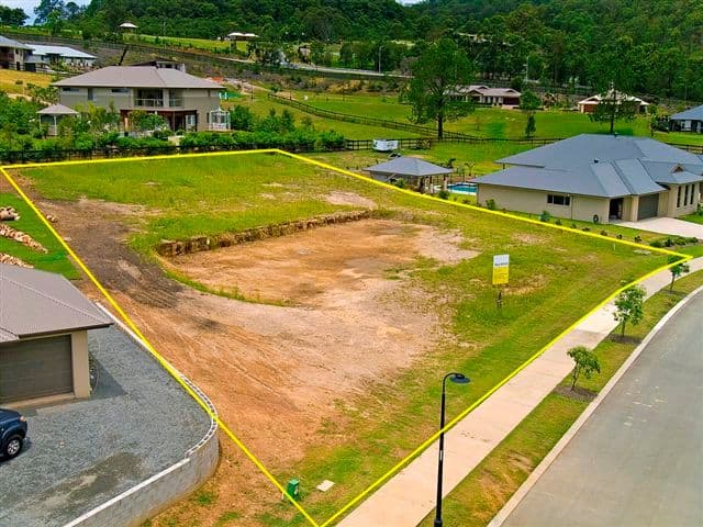 18 Lagoon Park Road, MAUDSLAND QLD 4210, Maudsland - Thumbnail 2
