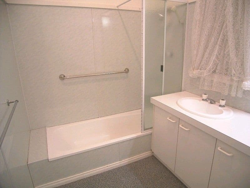 36 Corio Street, SHEPPARTON VIC 3630, Shepparton - Thumbnail 4
