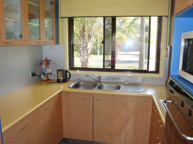 4 Longwood Street, MINYAMA QLD 4575, Minyama - Thumbnail 2