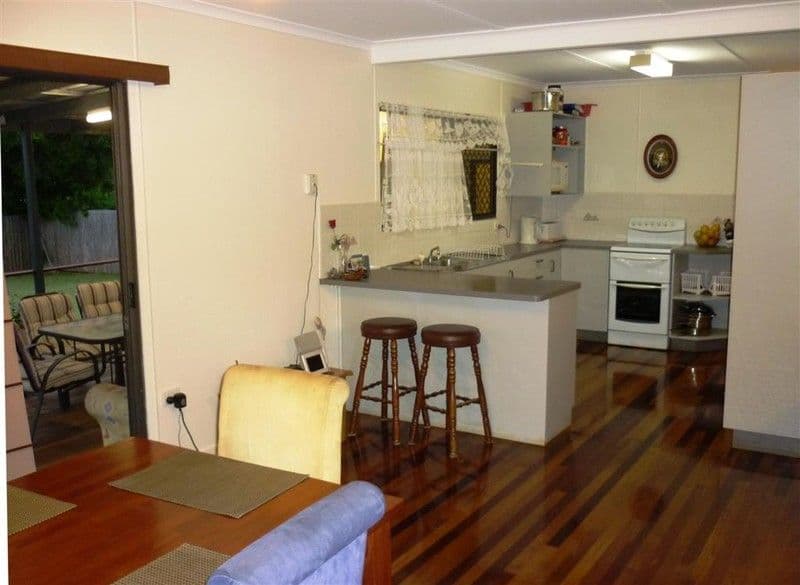 76 Limpus Street, URANGAN QLD 4655, Urangan - Thumbnail 4