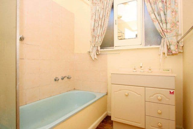 25 Lindenow Street, RESERVOIR VIC 3073, Reservoir - Thumbnail 6