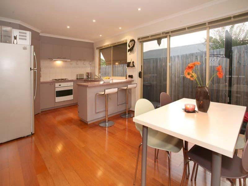 9 Surrey Road, MOUNT WAVERLEY VIC 3149, Mount Waverley - Thumbnail 2