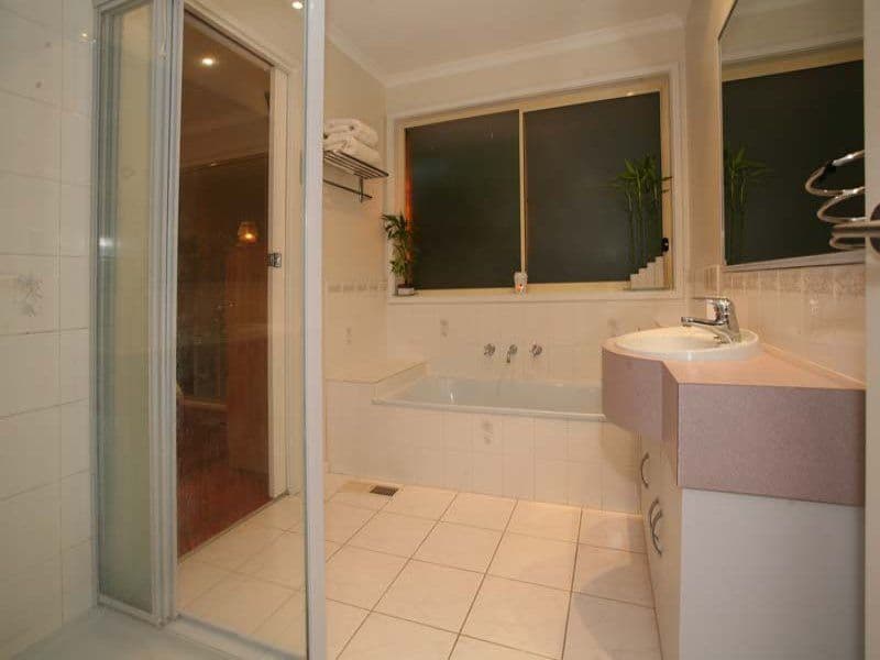 9 Surrey Road, MOUNT WAVERLEY VIC 3149, Mount Waverley - Thumbnail 6