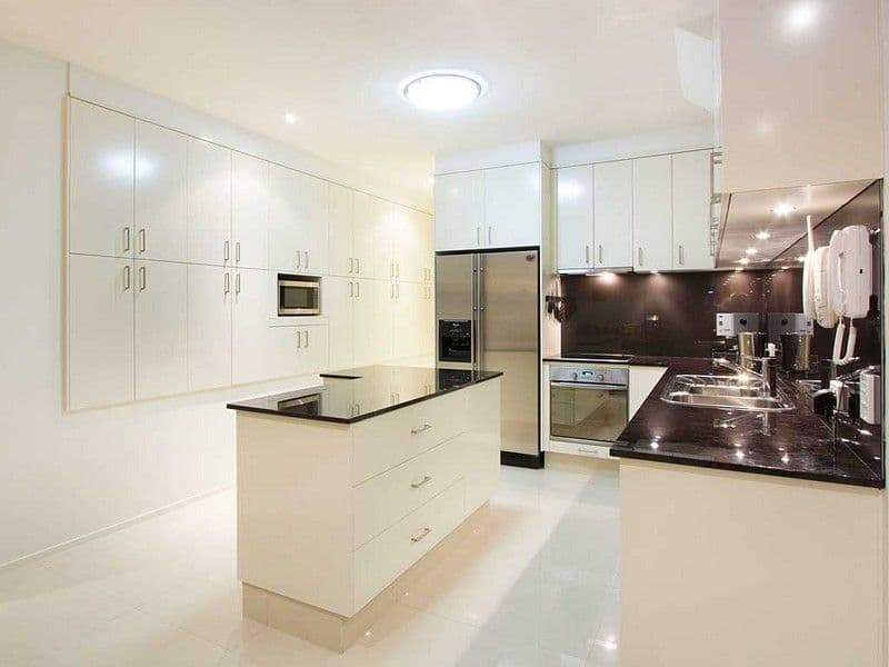 8 Melinda Street, SOUTHPORT QLD 4215, Southport - Thumbnail 2