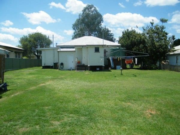 17 Burbank Street, CHINCHILLA QLD 4413, Chinchilla - Thumbnail 4