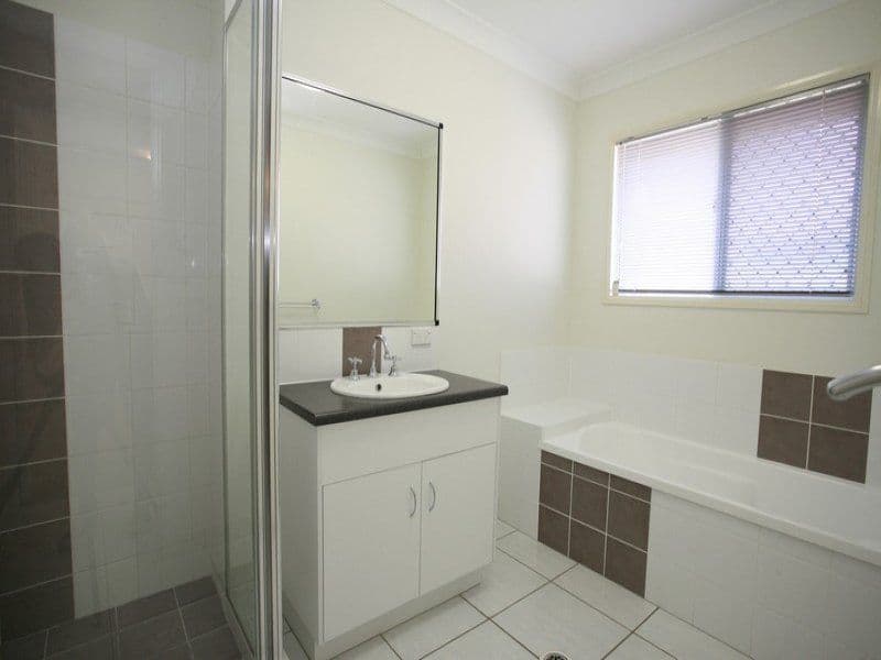 7 Redbank Court, MOUNT LOUISA QLD 4814, Mount Louisa - Thumbnail 5