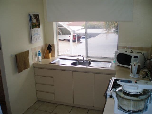 2 Pinewood Avenue, KARDINYA WA 6163, Kardinya - Thumbnail 3