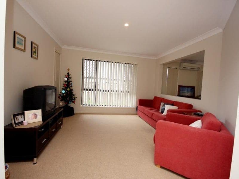 8 Gerard Street, PACIFIC PINES QLD 4211, Pacific Pines - Thumbnail 2