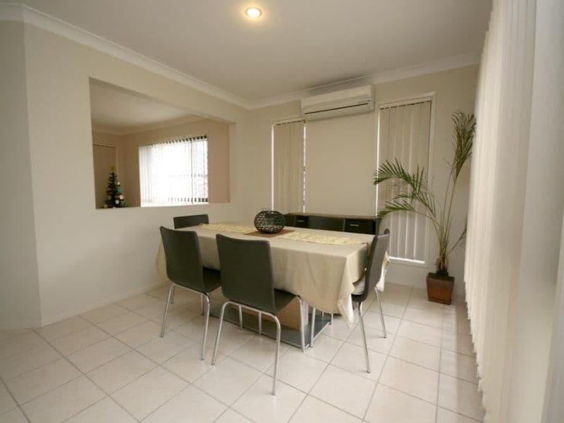 8 Gerard Street, PACIFIC PINES QLD 4211, Pacific Pines - Thumbnail 3