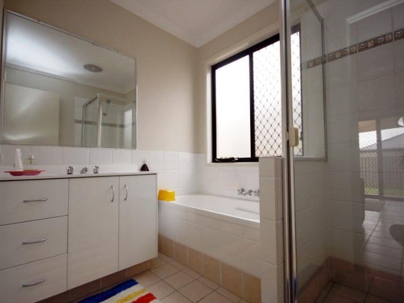 8 Gerard Street, PACIFIC PINES QLD 4211, Pacific Pines - Thumbnail 8