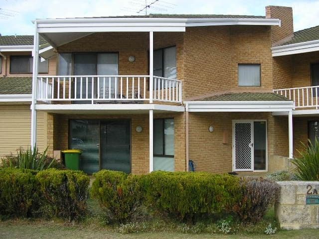 2A Vista Avenue, ROCKINGHAM WA 6168, Rockingham - Image 1