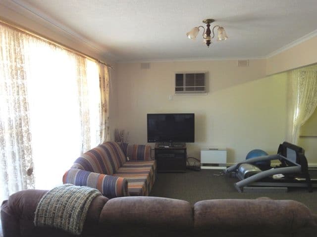 17 Smelts Road, BURRA SA 5417, Burra - Thumbnail 2