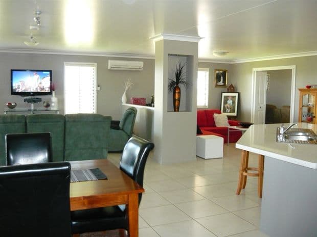 6 Brumby Drive, CHARLEVILLE QLD 4470, Charleville - Thumbnail 2