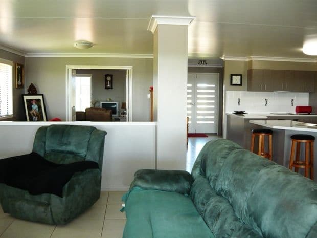 6 Brumby Drive, CHARLEVILLE QLD 4470, Charleville - Thumbnail 4