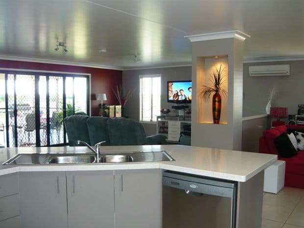 6 Brumby Drive, CHARLEVILLE QLD 4470, Charleville - Thumbnail 5
