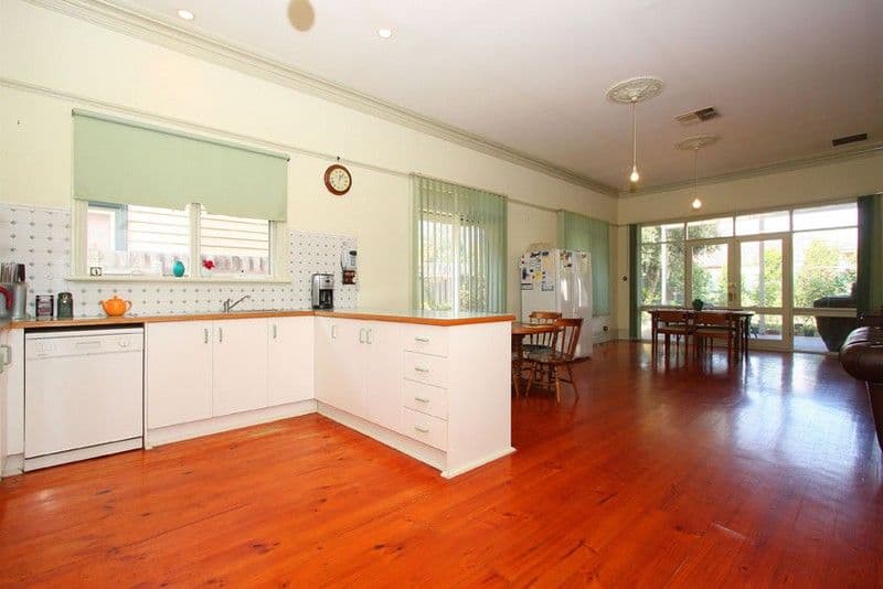 76 Moore Street, COBURG VIC 3058, Coburg - Thumbnail 3