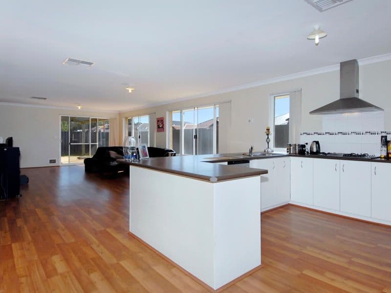 2 Scoparia Way, BALDIVIS WA 6171, Baldivis - Thumbnail 2