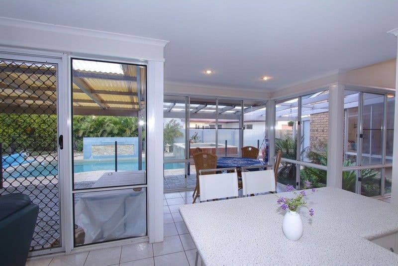 9 Samantha Court, AVENELL HEIGHTS QLD 4670, Avenell Heights - Thumbnail 4