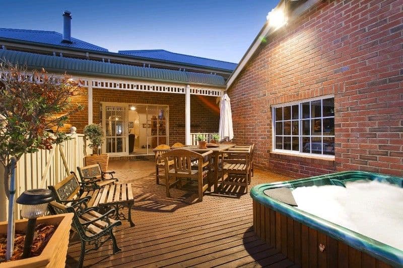 17 Clauscen Drive, ROWVILLE VIC 3178, Rowville - Thumbnail 2
