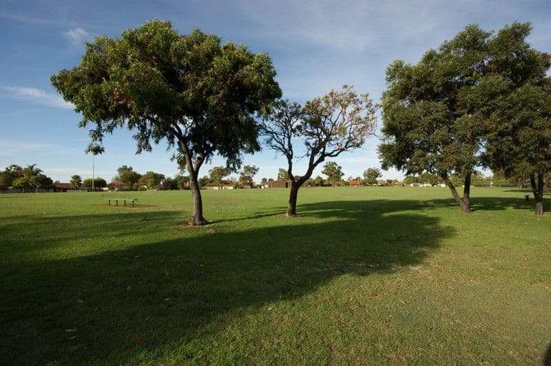 20 Fernhurst Crescent, BALGA WA 6061, Balga - Thumbnail 8