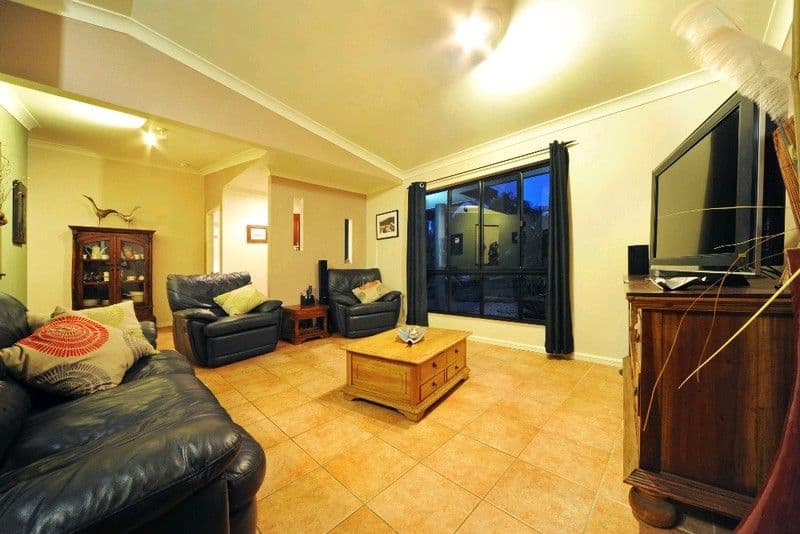 30 Valley Drive, CANNONVALE QLD 4802, Cannonvale - Thumbnail 4