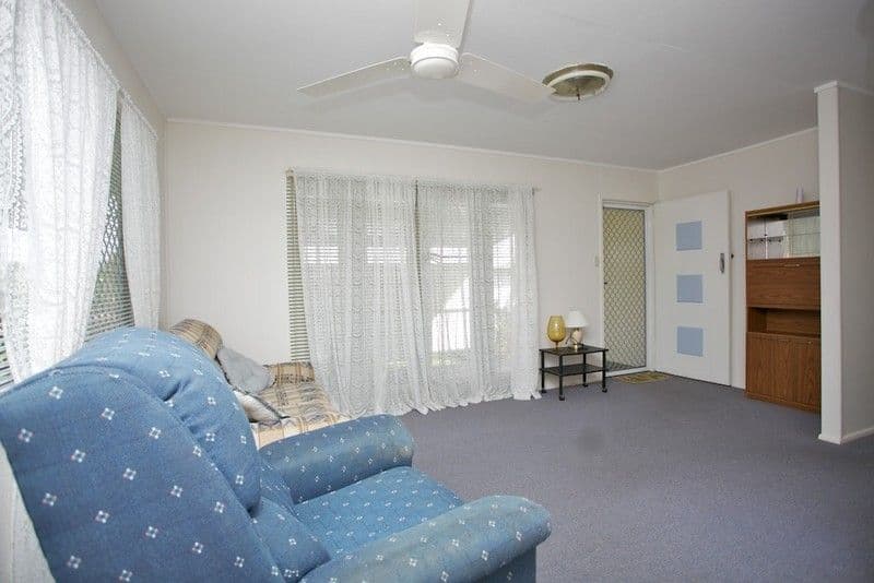 20 Hibiscus Street, REDCLIFFE QLD 4020, Redcliffe - Thumbnail 2