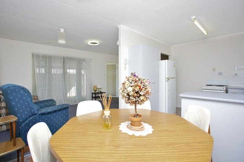 20 Hibiscus Street, REDCLIFFE QLD 4020, Redcliffe - Thumbnail 5
