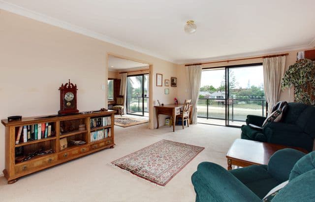 47 T E Peters Drive, BROADBEACH WATERS QLD 4218, Broadbeach Waters - Thumbnail 7