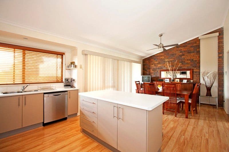 19 Zeeman Street, ROCHEDALE SOUTH QLD 4123, Rochedale South - Thumbnail 4