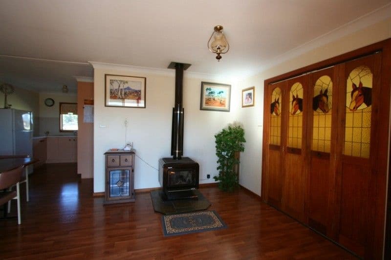 1 Roos Road, TENTERFIELD NSW 2372, Tenterfield - Thumbnail 3