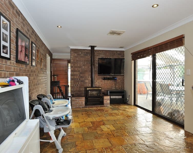 26  Gumnut Crescent, SAFETY BAY WA 6169, Safety Bay - Thumbnail 6
