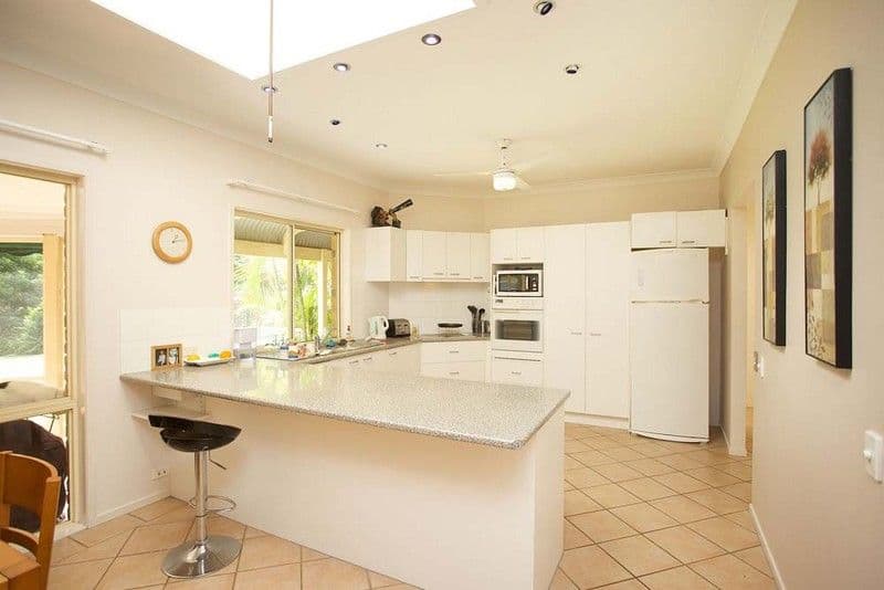 5 Parkside Crescent, THE GAP QLD 4061, The Gap - Thumbnail 3