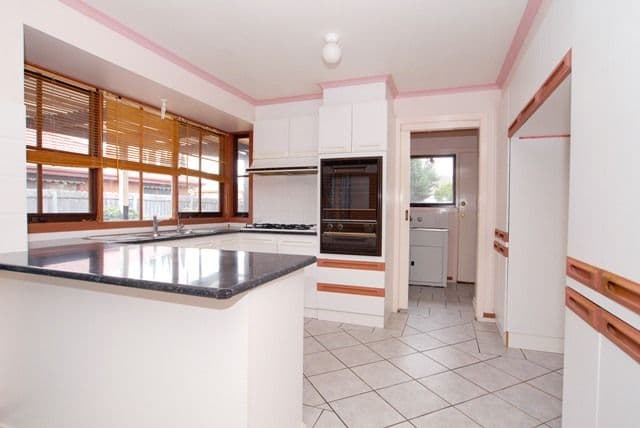 34 Hunter Avenue, HOPPERS CROSSING VIC 3029, Hoppers Crossing - Thumbnail 2
