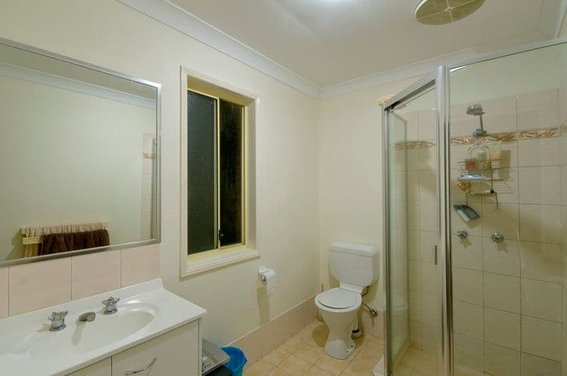 7 Tipuana Drive, ELANORA QLD 4221, Elanora - Thumbnail 5