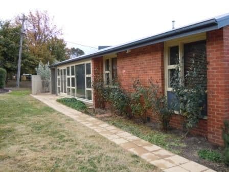 6 Earle Street, LYNEHAM ACT 2602, Lyneham - Image 1