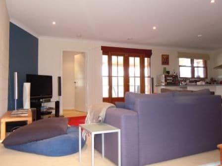 6 Earle Street, LYNEHAM ACT 2602, Lyneham - Thumbnail 2