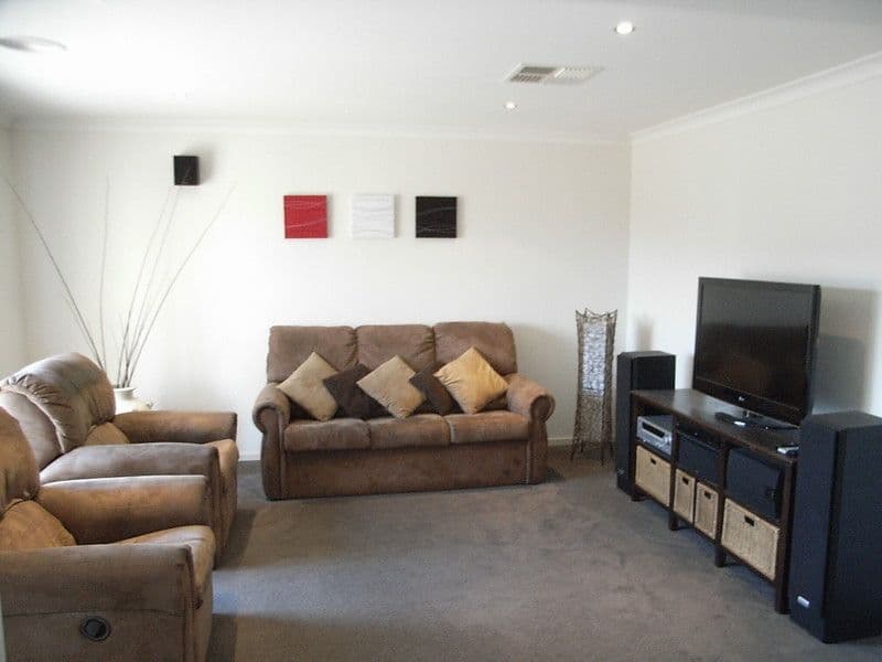 8 Elm Street, ECHUCA VIC 3564, Echuca - Thumbnail 2