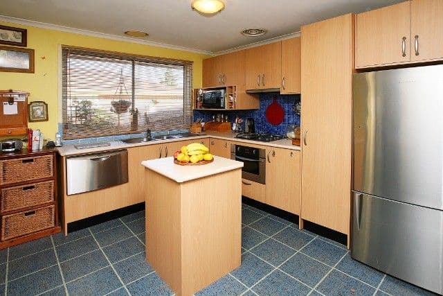 6 Narong Place, KEILOR DOWNS VIC 3038, Keilor Downs - Thumbnail 2