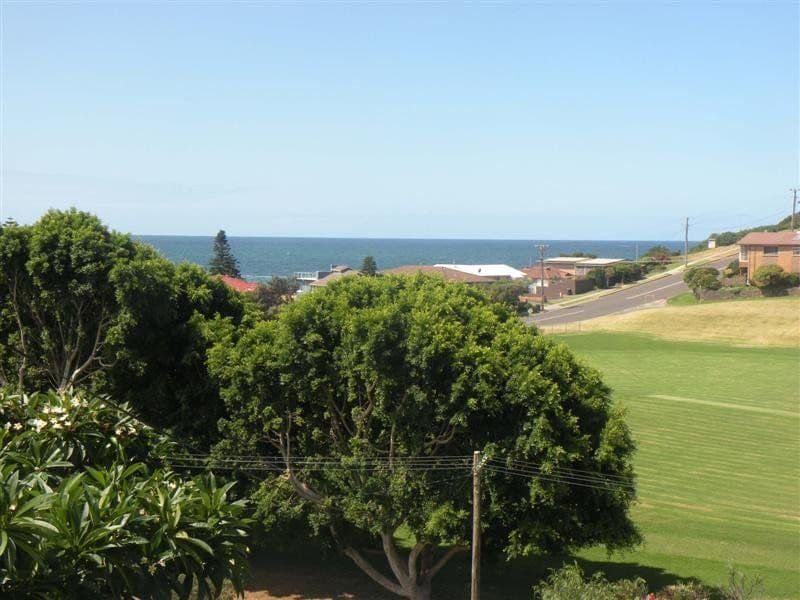17 Allambie Crescent, KIAMA NSW 2533, Kiama - Thumbnail 2