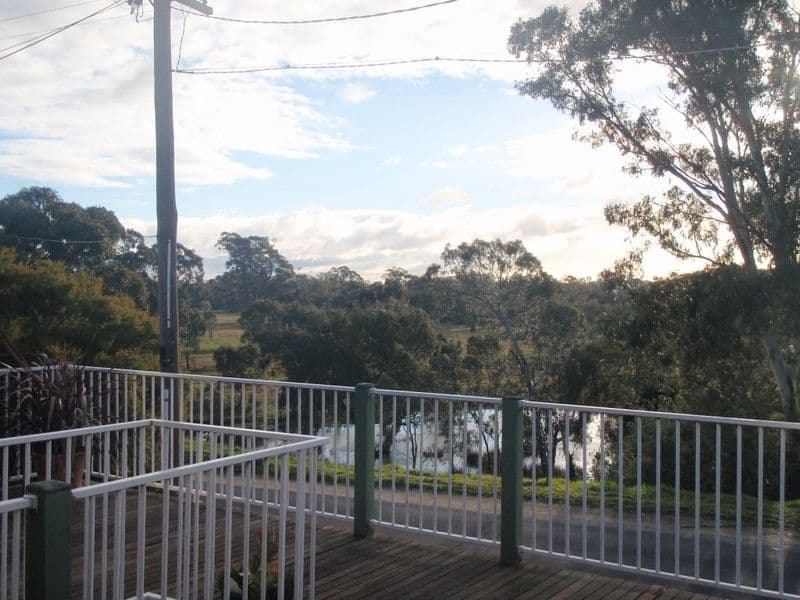 33 Gordon Crescent, SEYMOUR VIC 3660, Seymour - Thumbnail 3