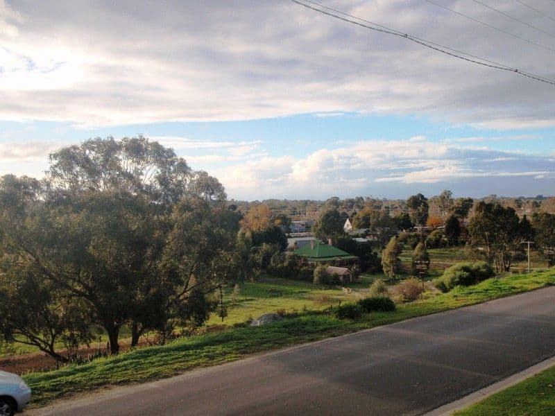 33 Gordon Crescent, SEYMOUR VIC 3660, Seymour - Thumbnail 5