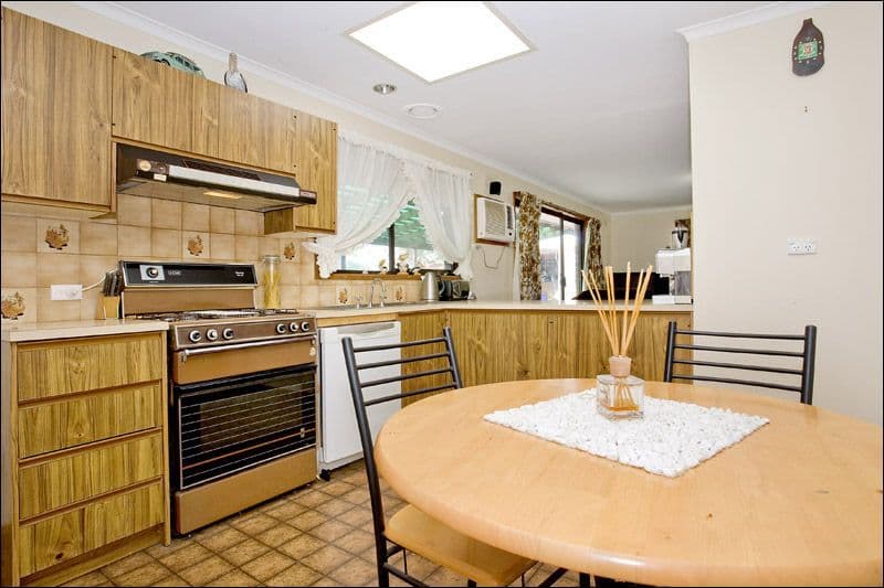 10 Cromwell Drive, LARA VIC 3212, Lara - Thumbnail 3