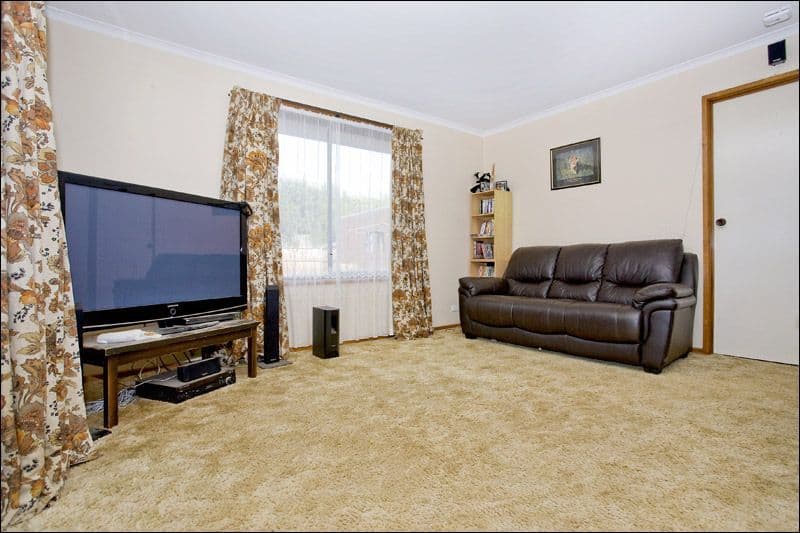 10 Cromwell Drive, LARA VIC 3212, Lara - Thumbnail 2
