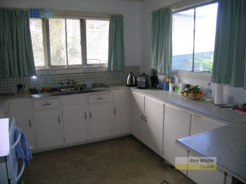 47 Corowa Street, WAVELL HEIGHTS QLD 4012, Wavell Heights - Thumbnail 4