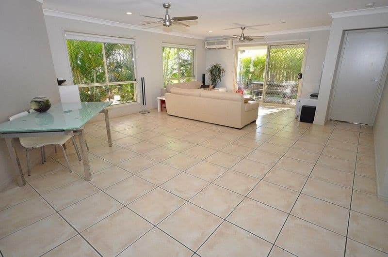 95 Arundel Drive, ARUNDEL QLD 4214, Arundel - Thumbnail 3